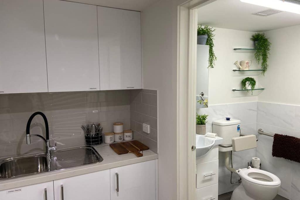 10A Brunswick Living Studio Close To Apt And Cbd Free Wifi Tram At Doorstep Мельбурн Экстерьер фото
