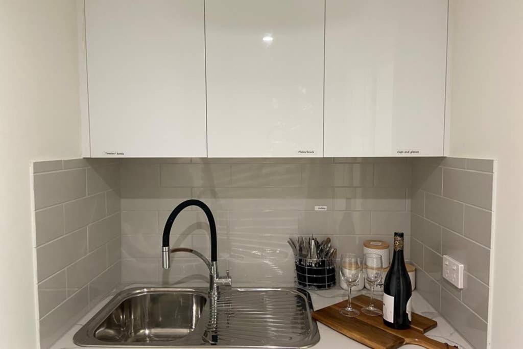10A Brunswick Living Studio Close To Apt And Cbd Free Wifi Tram At Doorstep Мельбурн Экстерьер фото